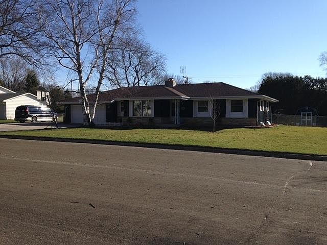 1st image of 423 S Woodland Dr