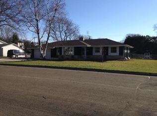 423 S Woodland Dr, Whitewater, WI 53190