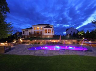 16 Solomon Ct, Watervliet, NY 12189