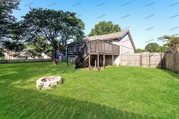 532 NE Wood Ct — Photo 12