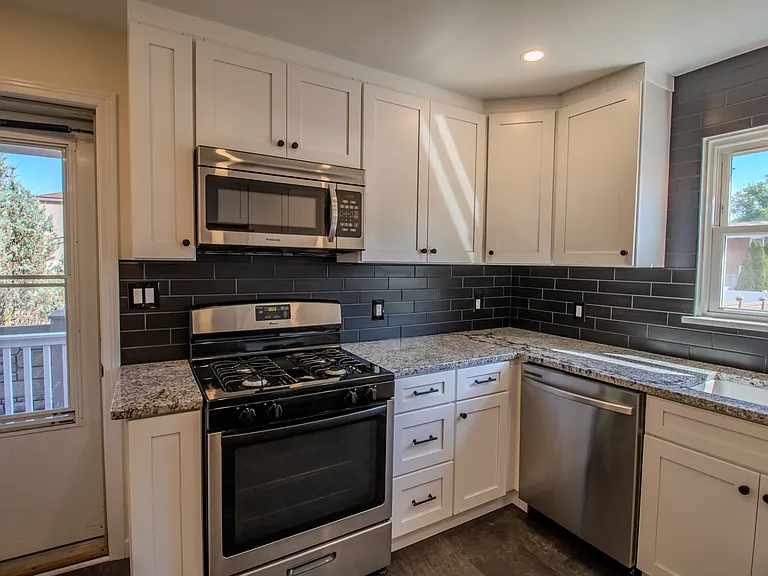 1323 Lincoln Way — Photo 12