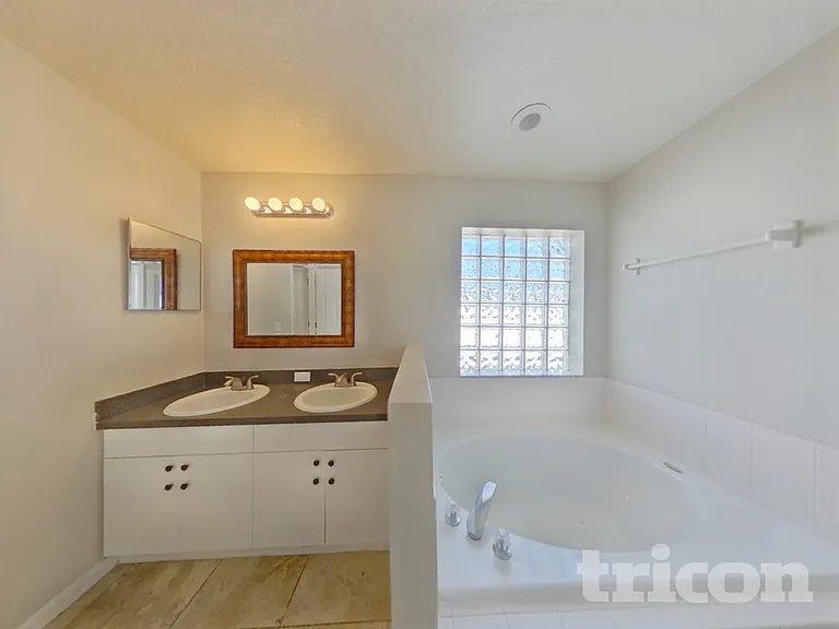 400 Cocoa Ct — Photo 11