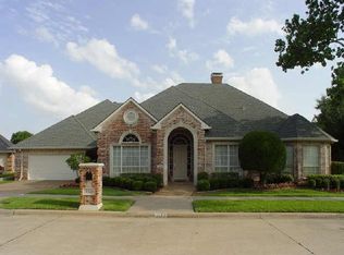 2622 Foxboro Dr, Garland, TX 75044