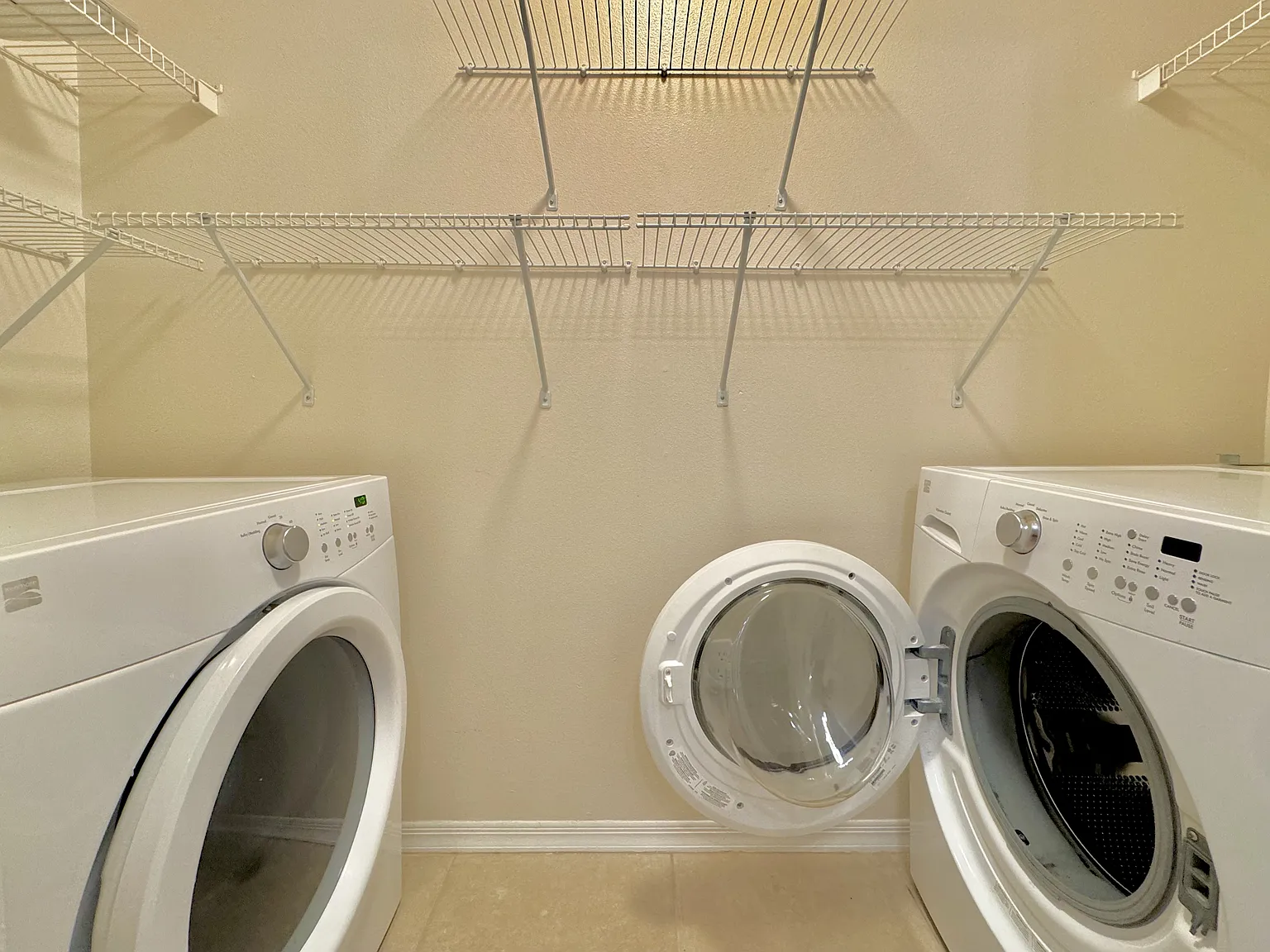 1 bed, 812 sqft, $1,700 — Photo 2