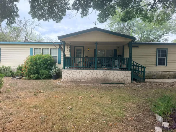 151 Oak Dr, Mc Queeney, TX 78123