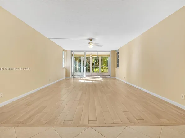933 Cypress Grove Dr APT 203, Pompano Beach, FL 33069