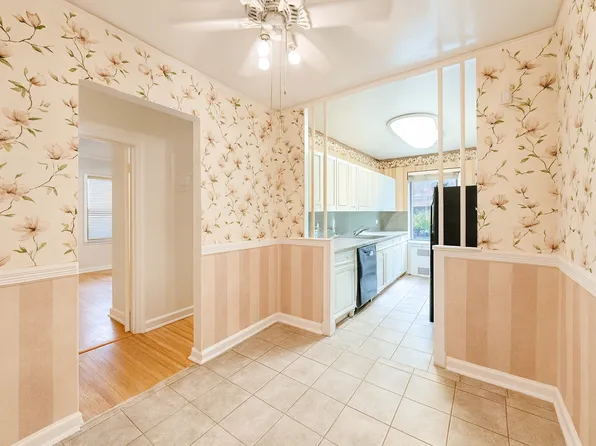 915 East 17th Street image 6 of 12