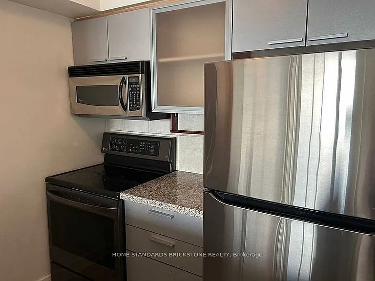 18 Harrison Garden Blvd #911 — Photo 4
