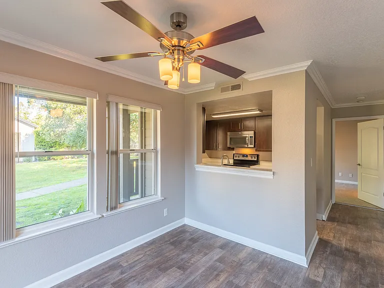 Seventeen Mile Drive Village Apartment Homes — Photo 16
