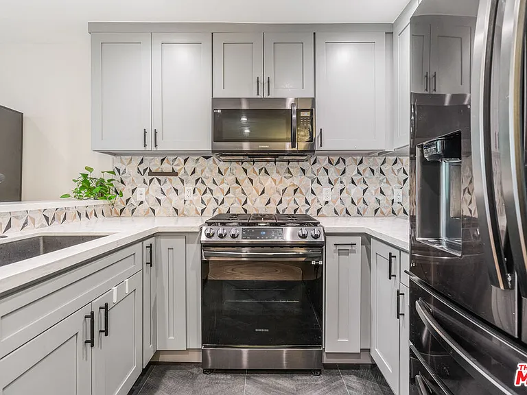 950 N Kings Rd #216 — Photo 9