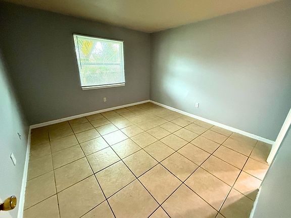 4th image of 2221 NW 58th Ter #60a465a86