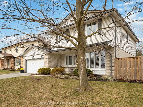 3rd image of 1080 Viscount Rd