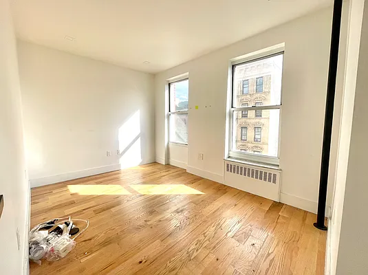 Rented by Voro, LLC | media 18