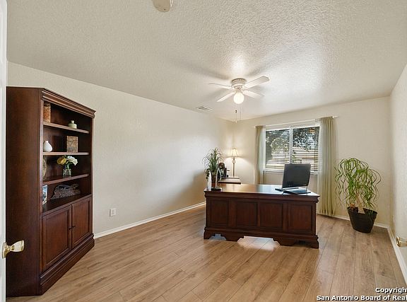 5th image of 10115 Oak Saddle