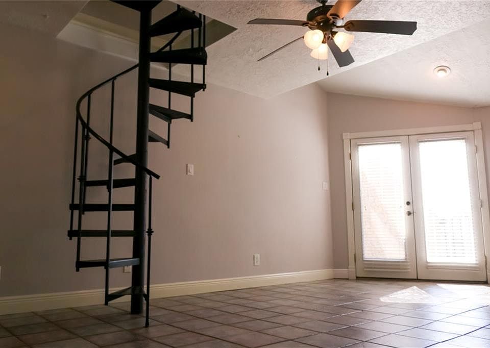 1st image of 10855 Meadowglen Ln APT 945