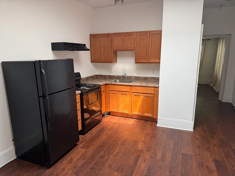 9 Caroline St #2 — Photo 2