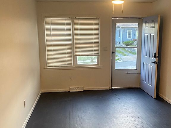 4th image of 441 Wallace Ave