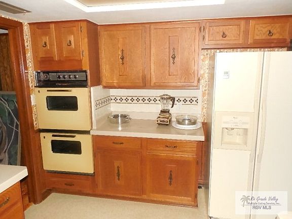 3rd image of 15 Summit Ct