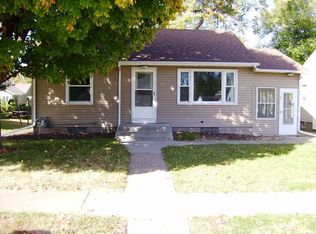 2412 Bellevue Ave, Bettendorf, IA