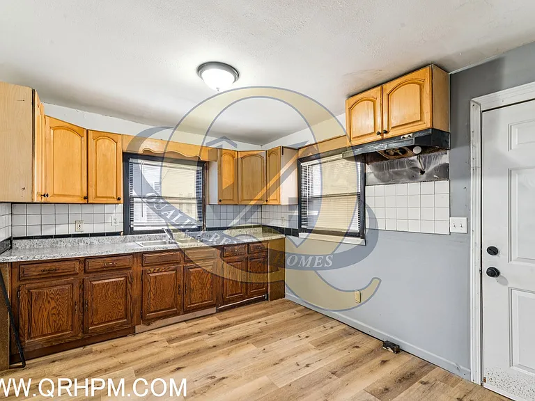 1807 Union Ave — Photo 8