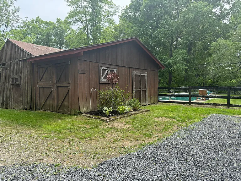 183 Barrytown Rd — Photo 25