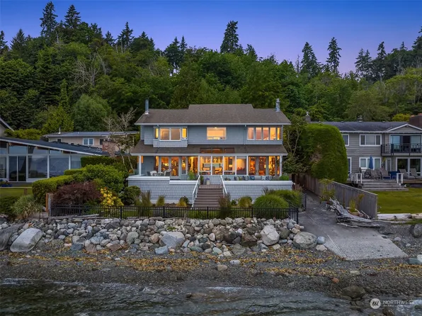 4476 Rockaway Beach Road NE, Bainbridge Island, WA 98110