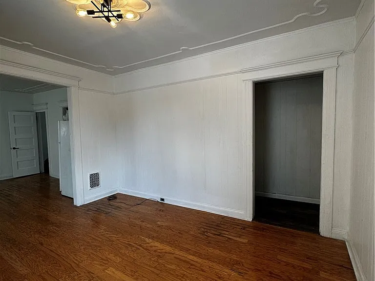 113 E Brighton Ave — Photo 3