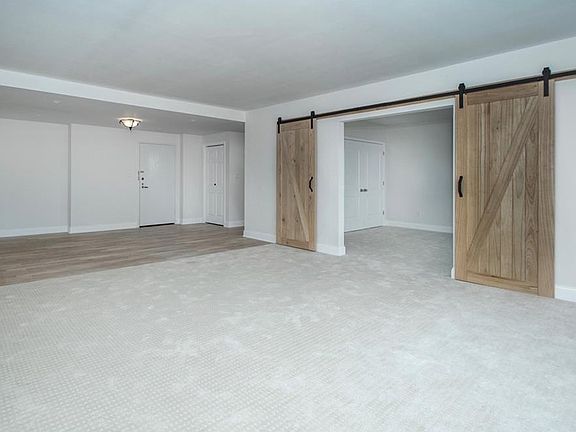 5th image of 1 Bratenahl Pl APT 807