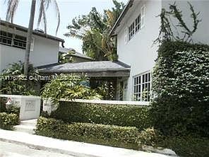 5th image of 917 SE 13th St #1