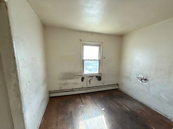 156 Beach 60th Street image 10 of 14