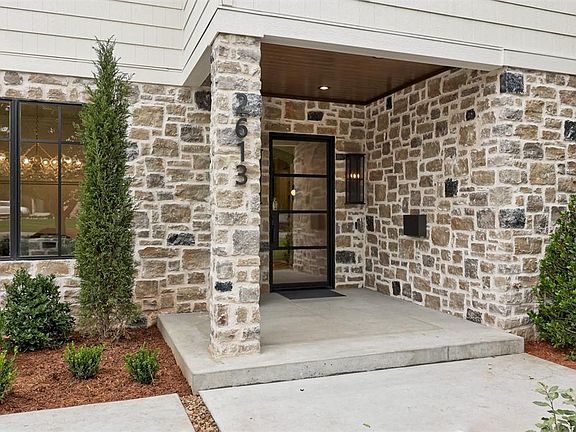 4th image of 2613 Dorchester Dr