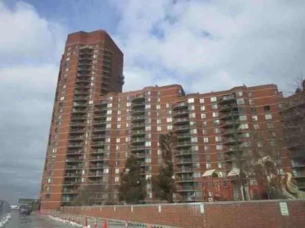 2140 Harmon Cove Tower #3, Secaucus, NJ 07094