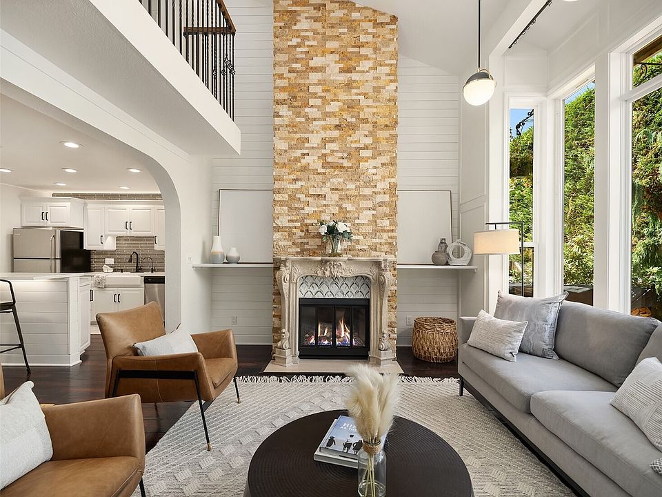 1st image of 1400 Bellevue Way SE #4