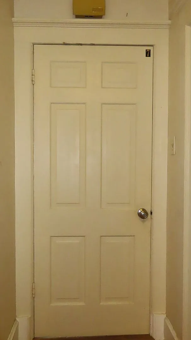 Private Room for Rent, Near Downtown! — Photo 3