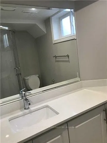 42 Pender Cres — Photo 7