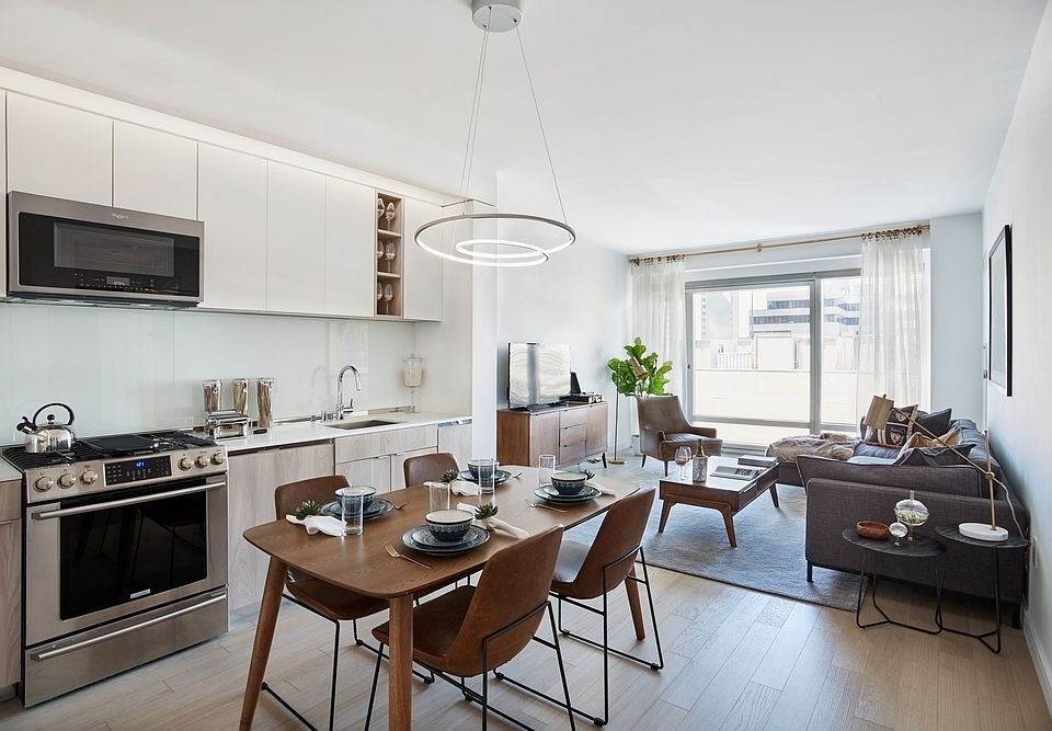 1st image of 572 11th Ave APT 8N
