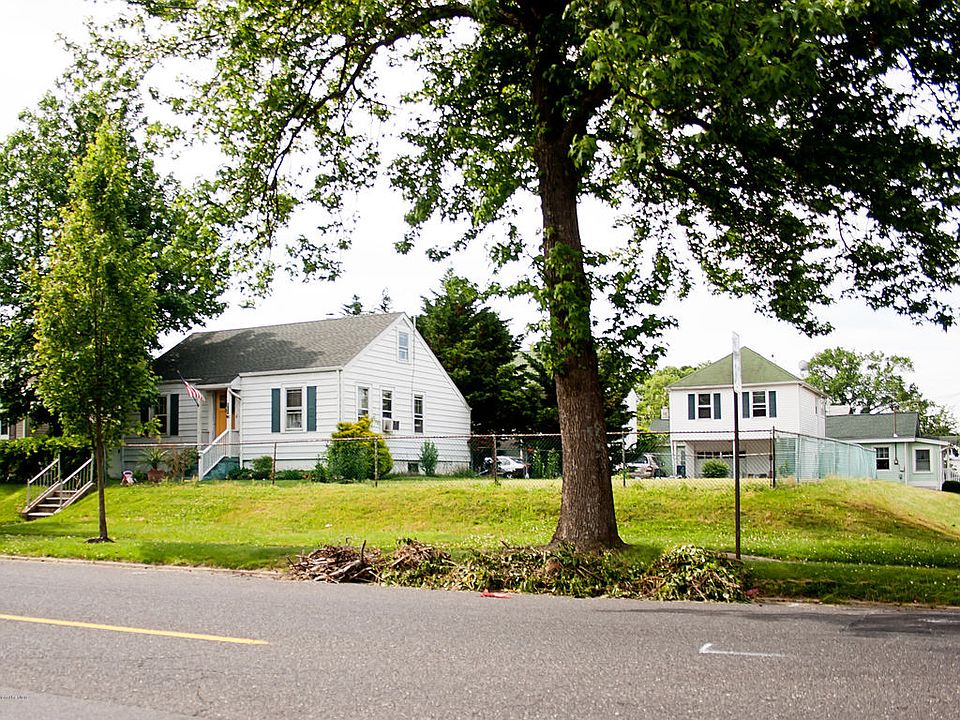2nd image of 1426 6th Ave