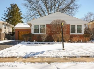 119 S Louis St, Mount Prospect, IL 60056