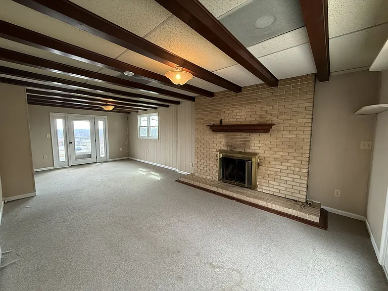 3900 S Main St — Photo 12