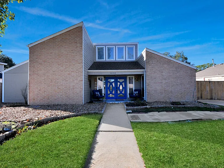 15715 Creekhaven Dr — Photo 35