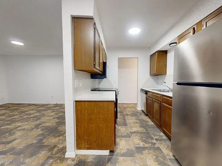 603 Seminole Dr — Photo 5