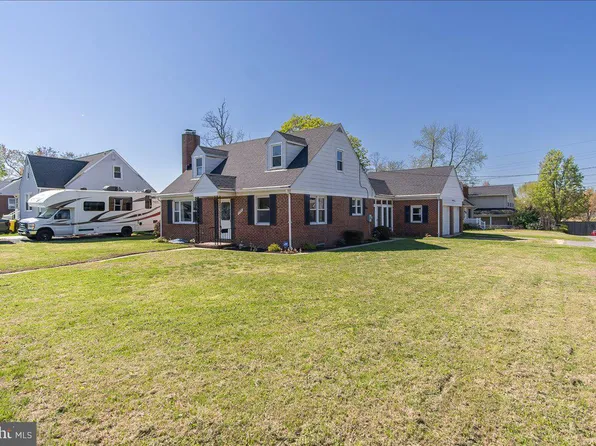8466 Greenway Rd, Pasadena, MD 21122