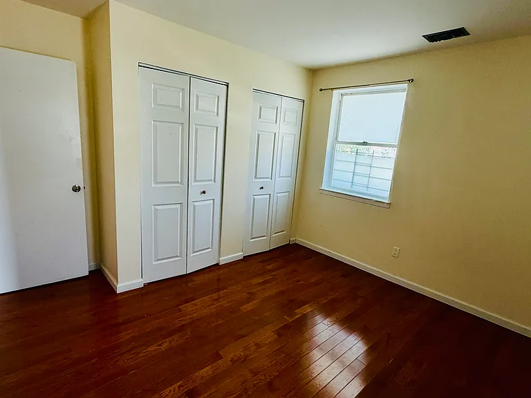 68-33 Cloverdale Ln #6833 — Photo 6