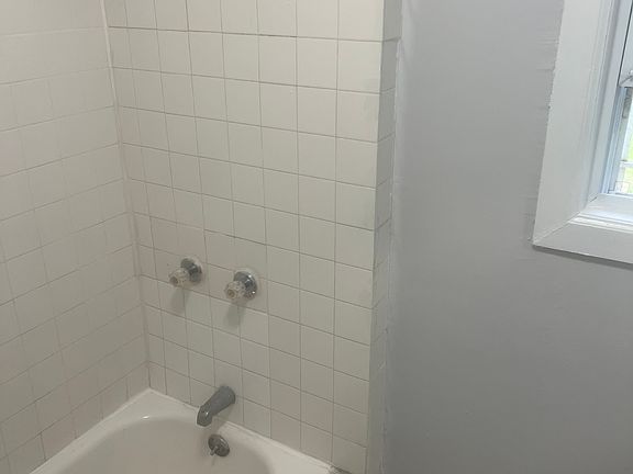 4th image of 794 S 14th St Floor 1