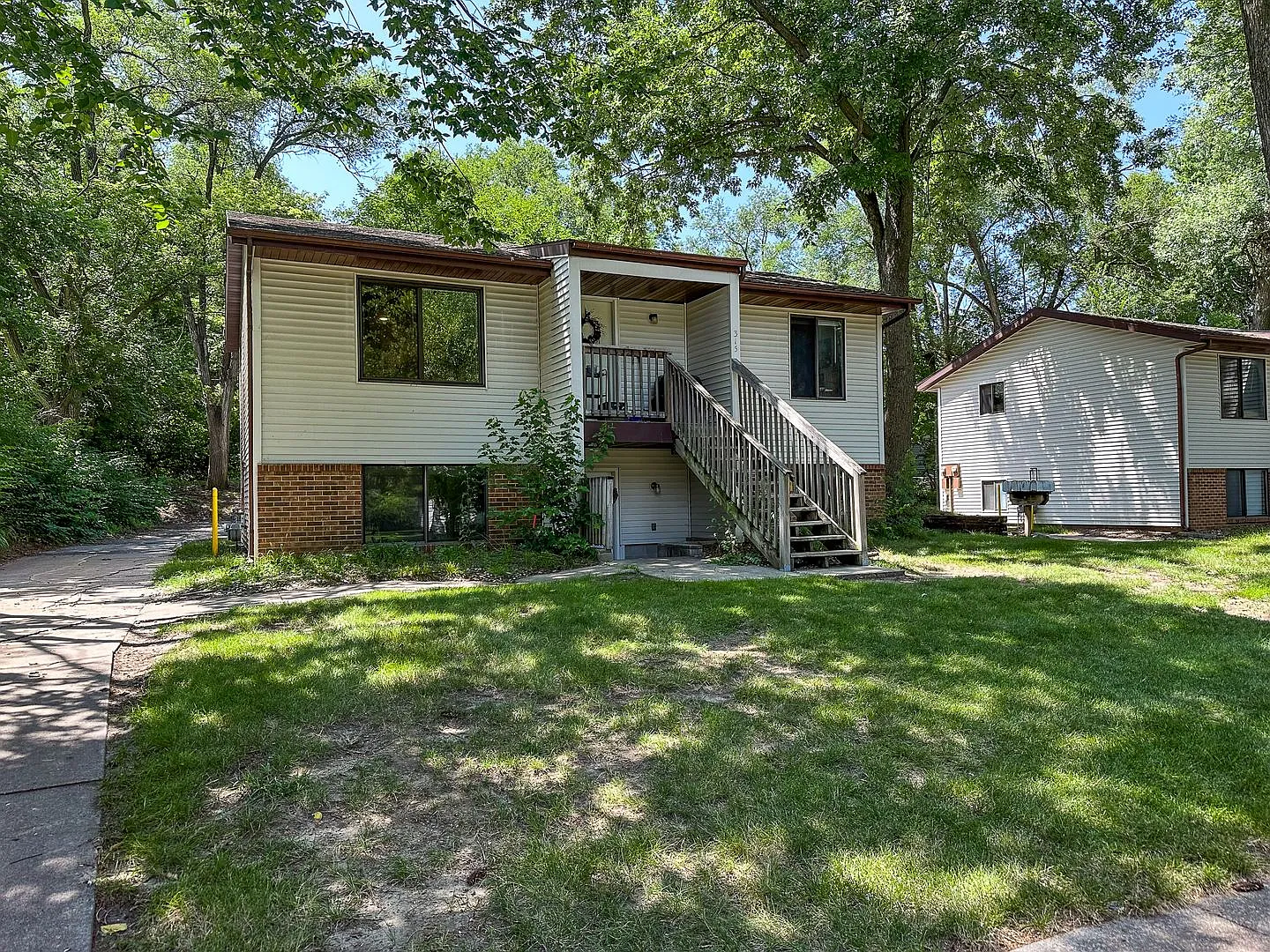 South Franklin Apartments — Photo 1
