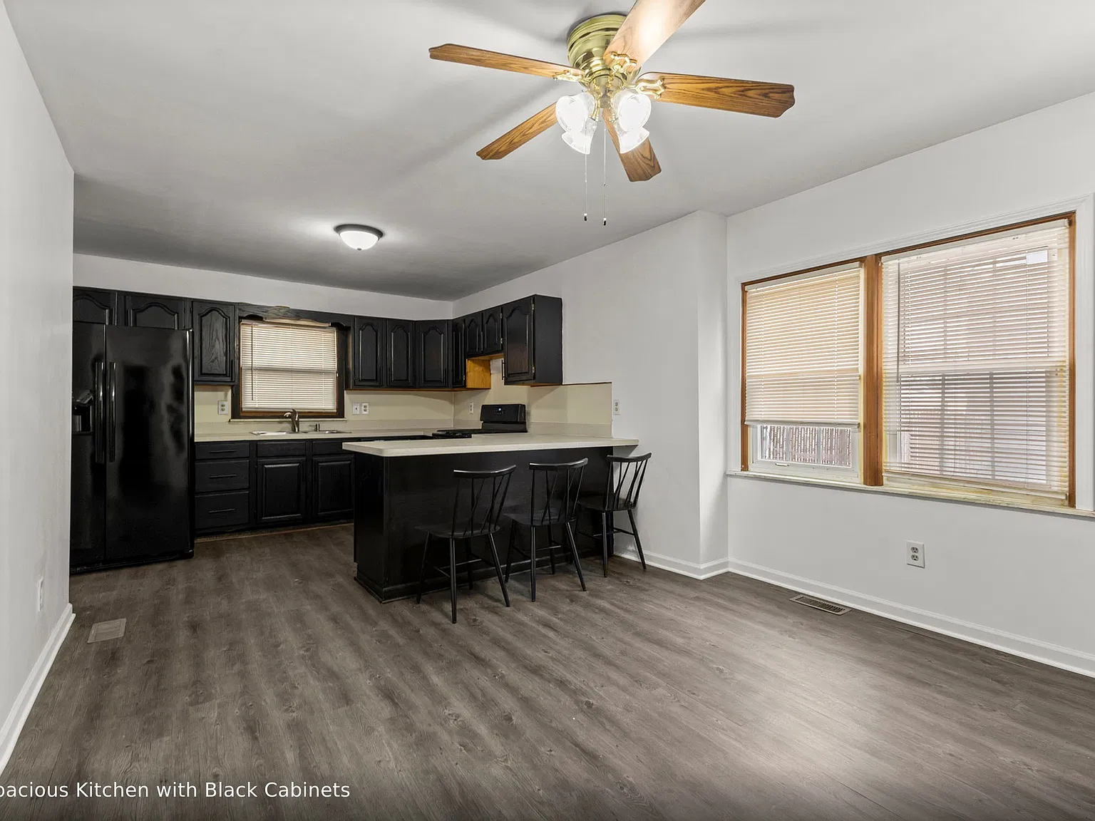 3 bed, 1434 sqft, $2,100 — Photo 4