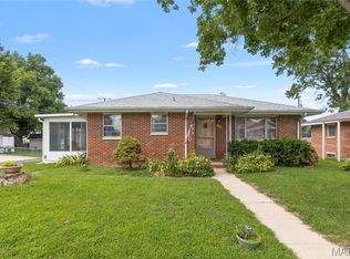 83 Harnett Ave, Wood River, IL 62095