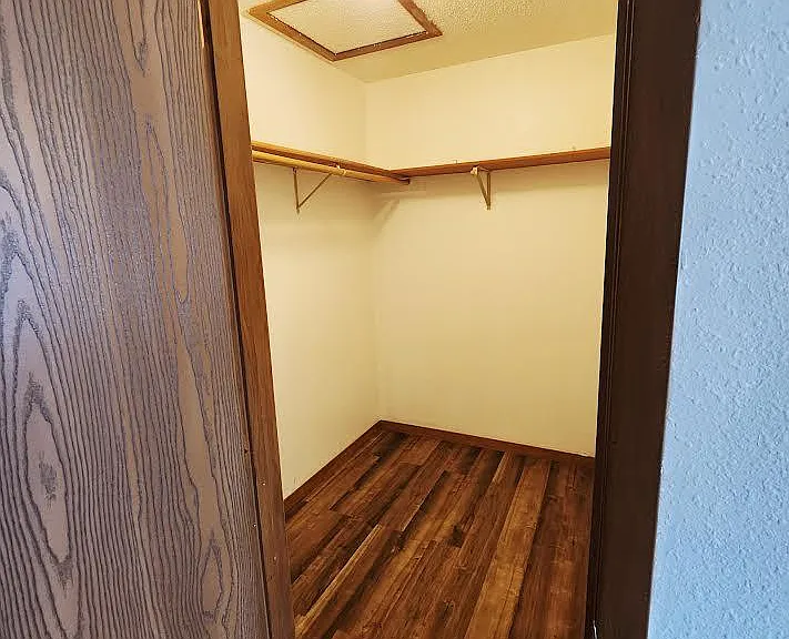 180 Ashwood Dr #D — Photo 12