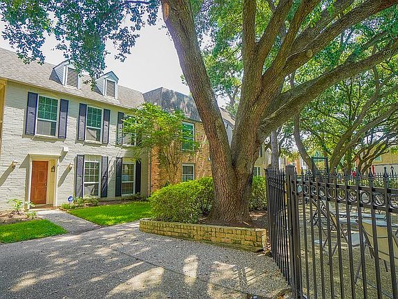 2nd image of 13126 Trail Hollow Dr #3126