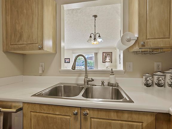 5th image of 1686 Bennigan Dr #169B